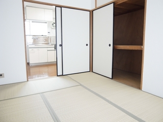 駒沢グリーンハウスＢ205 和室 (2).JPG